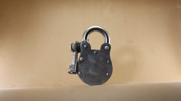 Nadeem Round iron Pad Lock 5.7cm with three keys - Image 2