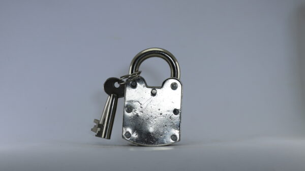 Muhafiz Double Plate Iron Pad Lock 5cm Gold Color Wall with Two keys - Image 2