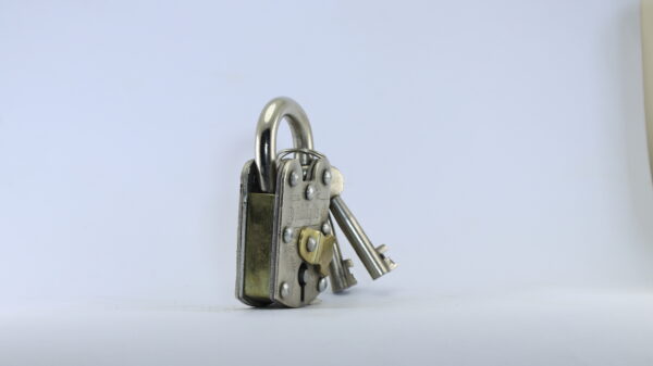 Muhafiz Double Plate Iron Pad Lock 5cm Gold Color Wall with Two keys