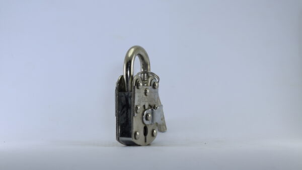 Muhafiz Single Plate iron Pad Lock 5cm with Two keys