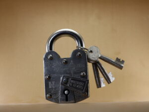Nadeem six levers Triple Plate iron Pad Lock 6.4cm with Three keys
