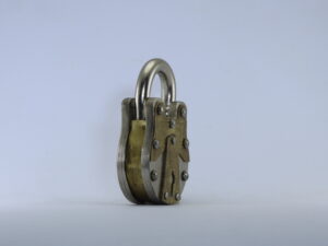 Nadeem five levers Round Triple Plate iron Pad Lock 5.7cm Gold Color Wall with Three keys